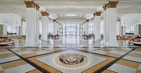 palazzo versace expensivest suit|versace dubai suites.